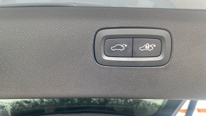 Volvo XC90 2.0 B5P [250] Plus Dark 5dr AWD Geartronic Petrol Estate